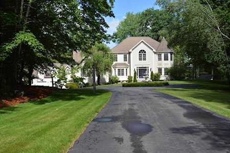 4 Birchview Dr Dunbarton, NH 03046