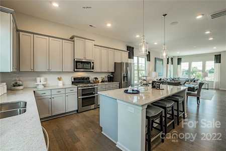 10005 Hemingway Place Charlotte, NC 28227