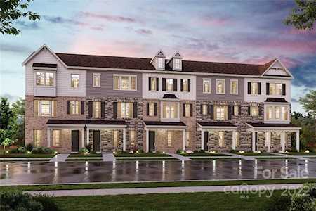 10024 Hemingway Place Charlotte, NC 28227