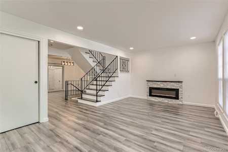 191 Oakland Ct Aurora, CO 80011