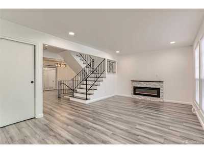 191 Oakland Ct Aurora, CO 80011
