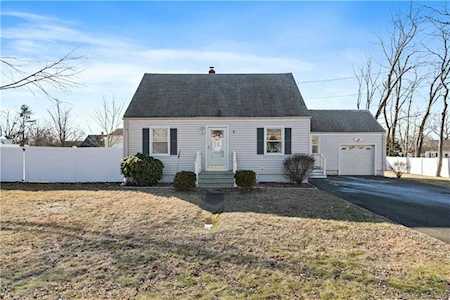 2 Beverly Drive North Haven, CT 06473