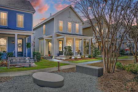 131 Canopy Ln Summerville, SC 29485