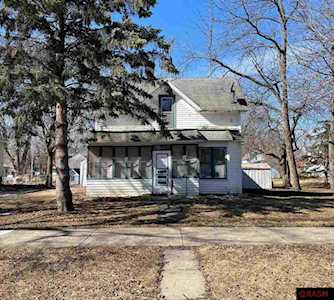106 SE 2nd Ave Mapleton, MN 56065