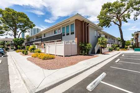 697 Oakmont Ave #3306 Las Vegas, NV 89109