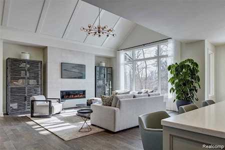 7314 Meadowlake Hills Dr Bloomfield Twp, MI 48301