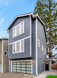 2722 Welcome Ln NW Bainbridge Island, WA 98110
