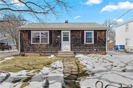 384 Mendon Ave Pawtucket, RI 02861