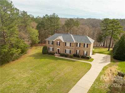 4009 Waters Edge Ln Lancaster, SC 29720