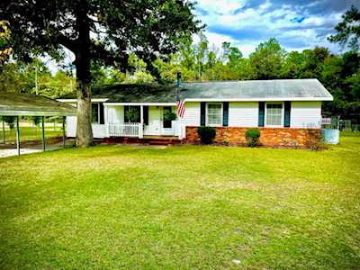 1895 Boneville Circle Dearing, GA 30808