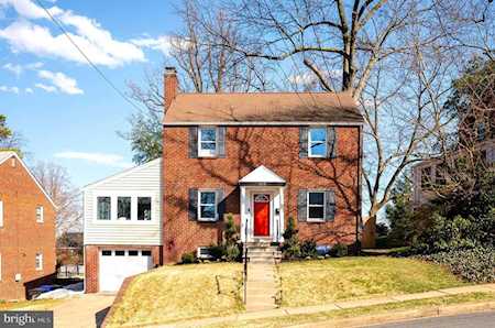 1063 Montana St N Arlington, VA 22205