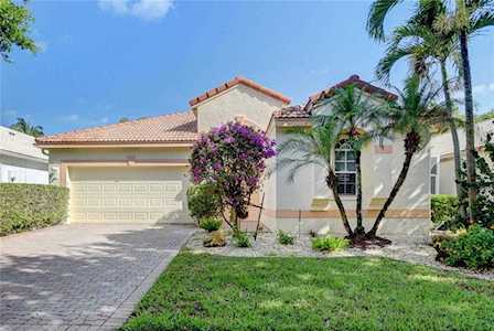 6115 Rossmoor Lakes Court Boynton Beach, FL 33437