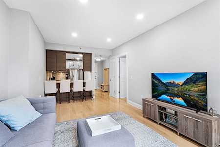 10 Regent St #511 Jersey City, NJ 07302