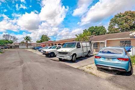 4455 NW 185th St Miami Gardens, FL 33055