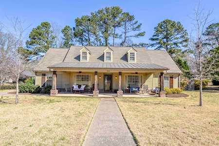 7526 Neshoba Rd Germantown, TN 38138