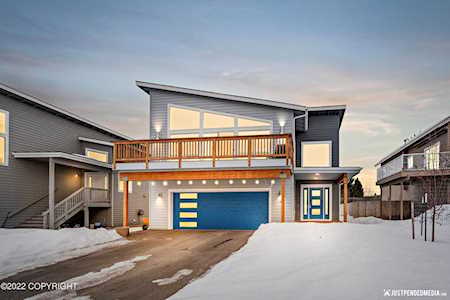 1215 Northpointe Bluff Drive Anchorage, AK 99501