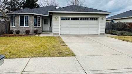 278 Applewood Dr Central Point, OR 97502