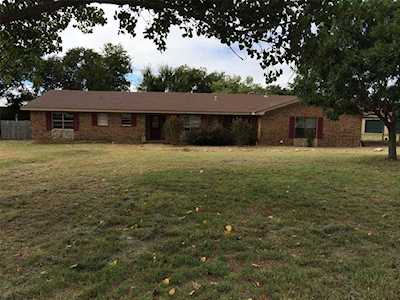 137 Private Road 1111 Stephenville, TX 76401