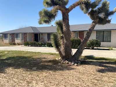 17782 Fresno St Hesperia, CA 92345