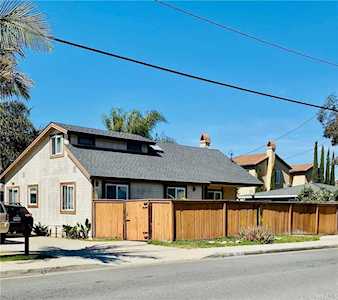2279 Orange Ave Costa Mesa, CA 92627