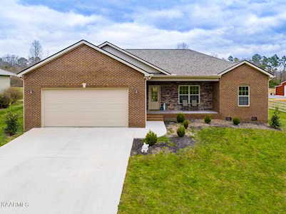 415 Temple Rd Maryville, TN 37804