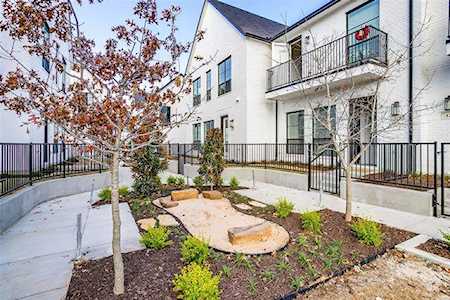 699 W Abram Street Arlington, TX 76013