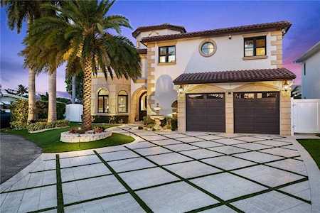 4930 NE 27th Ter Lighthouse Point, FL 33064
