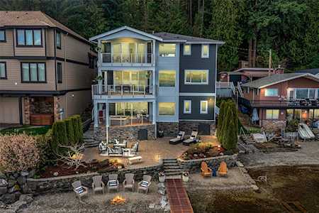 806 W Lake Sammamish Parkway SE Bellevue, WA 98008