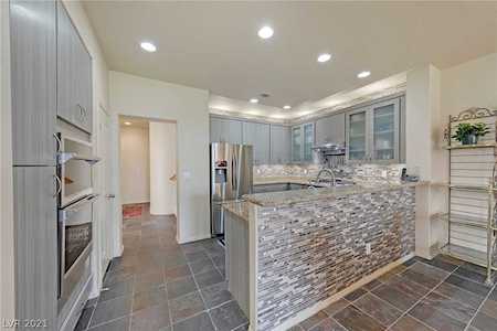 9328 Eagle Ridge Dr Las Vegas, NV 89134