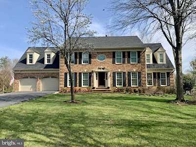 7509 Rambling Ridge Dr Fairfax Station, VA 22039