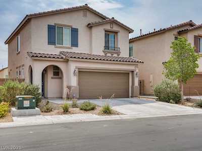 5548 Silent Springs Dr Las Vegas, NV 89122