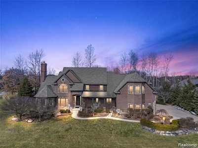 3662 Lake Edge Dr Brighton Twp, MI 48114