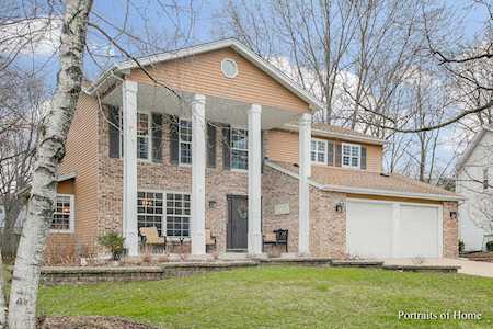 1112 Wickham Ct Naperville, IL 60540