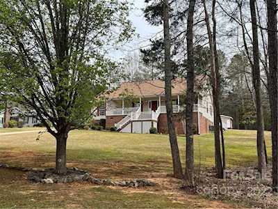 2418 Lazy Oak Dr Lancaster, SC 29720