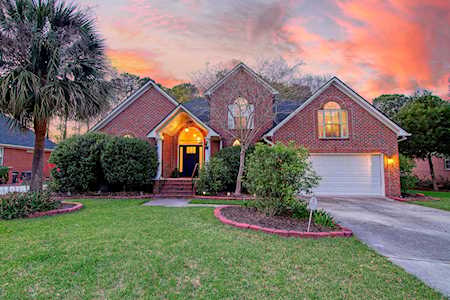 572 Fishermans Bend Mount Pleasant, SC 29464