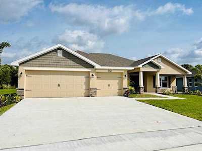 8340 Amalfi Circle Fort Pierce, FL 34951