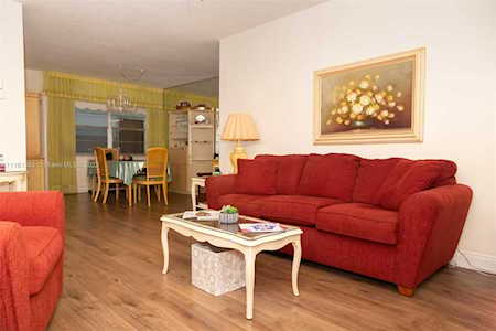 1380 NW 43rd Ter #306 Lauderhill, FL 33313