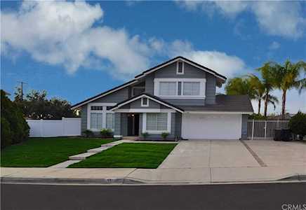 481 Hawthorne St Rialto, CA 92376