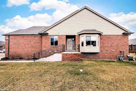 51088 Paxton Dr Chesterfield, MI 48051