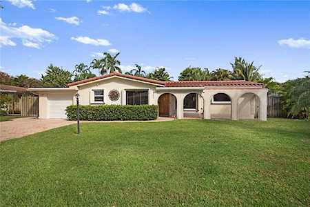 2121 NE 34th Ct Lighthouse Point, FL 33064