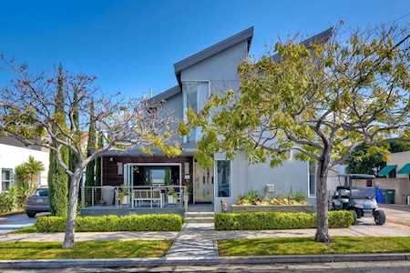 911 9Th St Coronado, CA 92118