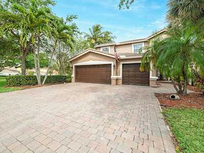 8155 Viale Matera Lake Worth Beach, FL 33467