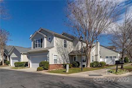 8627 Meadowmont View Dr Charlotte, NC 28269