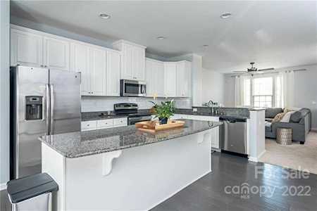 3319 Major Samuals Way Charlotte, NC 28208