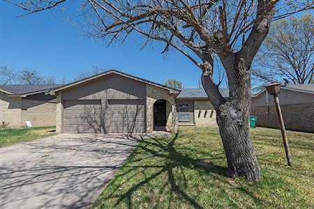 6712 Summit Ridge Drive Watauga, TX 76148
