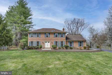 1412 Richview Ct Vienna, VA 22182