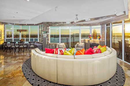 700 W Harbor #2602 San Diego, CA 92101