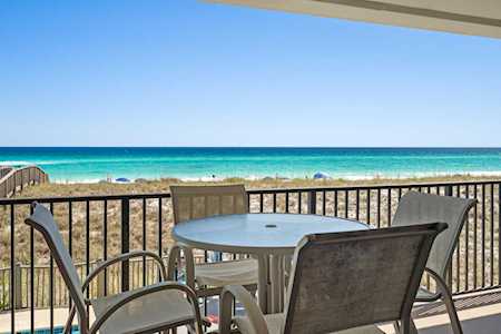 8245 Gulf Boulevard #APT 106 Navarre, FL 32566