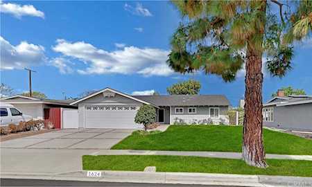1624 Sandalwood St Costa Mesa, CA 92626