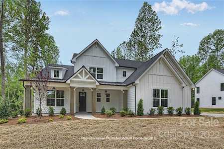 8569 Catawba Cove Dr Belmont, NC 28012